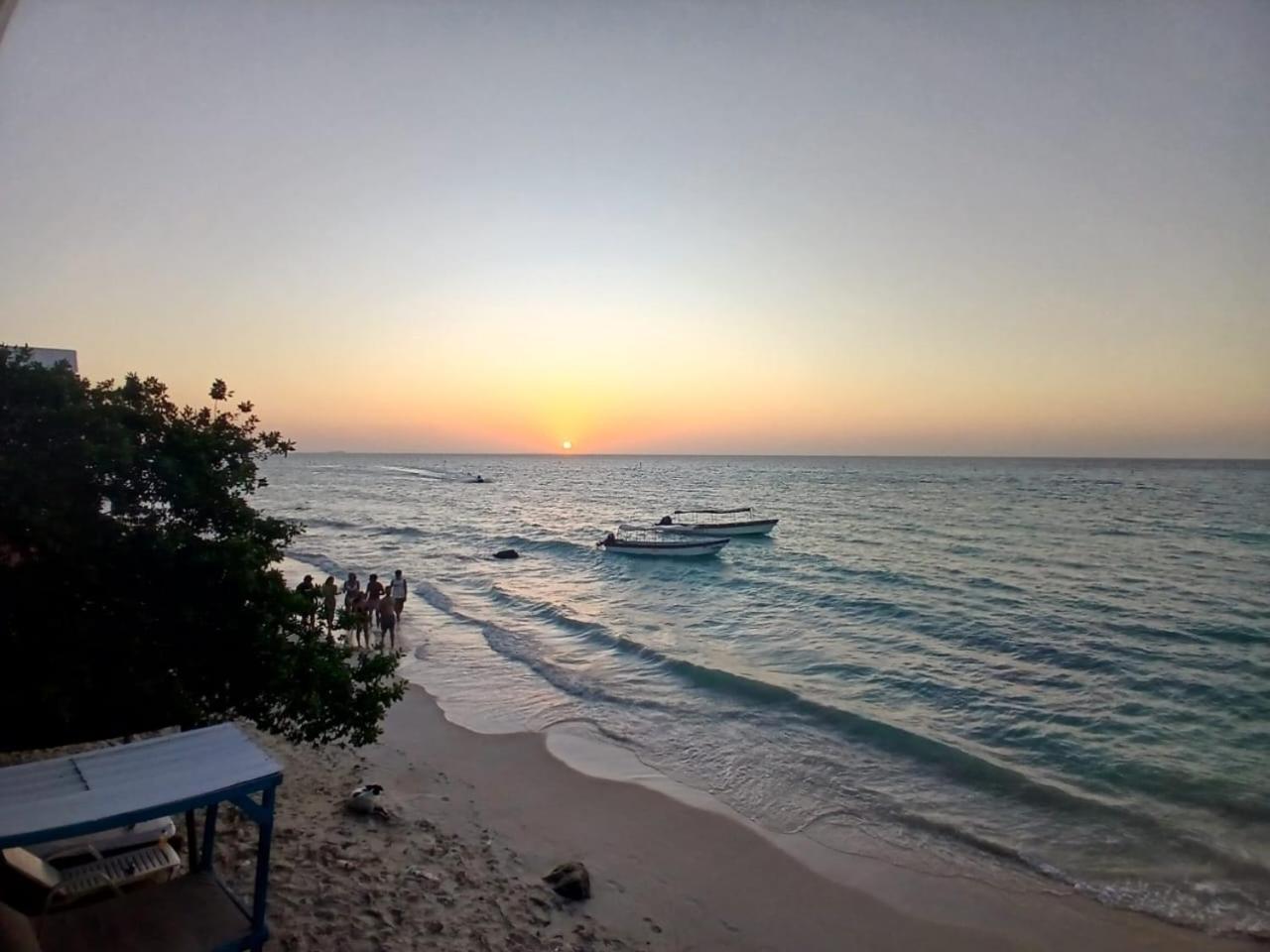 ホテル Cabana Juanaleisa Isla Barú エクステリア 写真